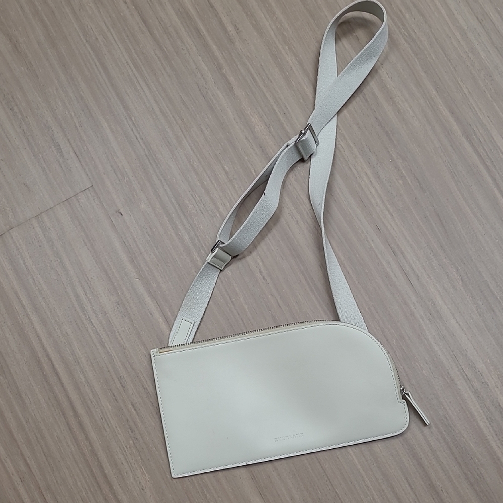 Everlane Elegant White Crossbody Bag